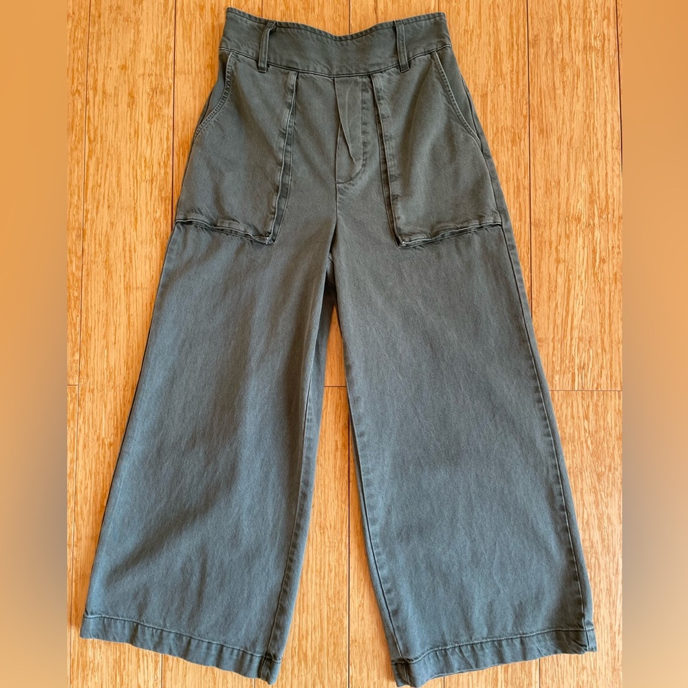 New YFB (Young Fabulous and Broke) wide leg cropped pants culottes size S